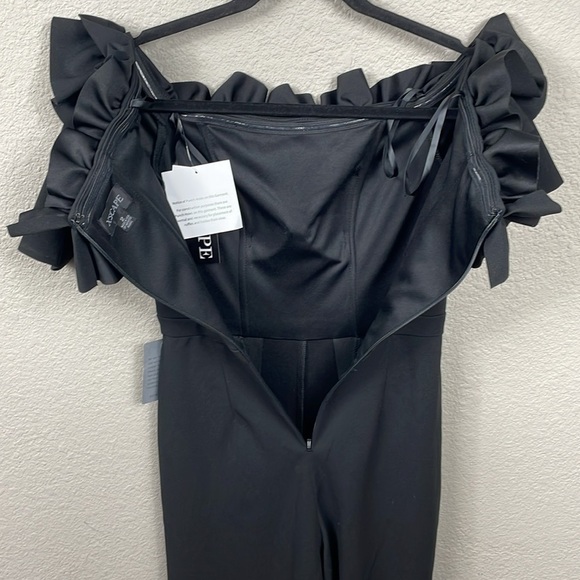 NWT Xscape Ruched Ruffle Scuba Crepe Jumpsuit Black Off The Shoulder Sz 2 - Picture 9 of 15